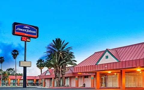 Howard Johnson by Wyndham Tucson Downtown image