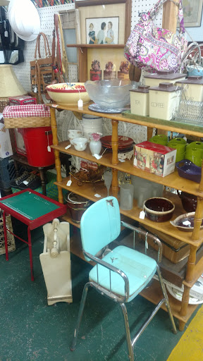 Flea Market «Unique Treasures Of Madison», reviews and photos, 1620 Athens Hwy, Madison, GA 30650, USA