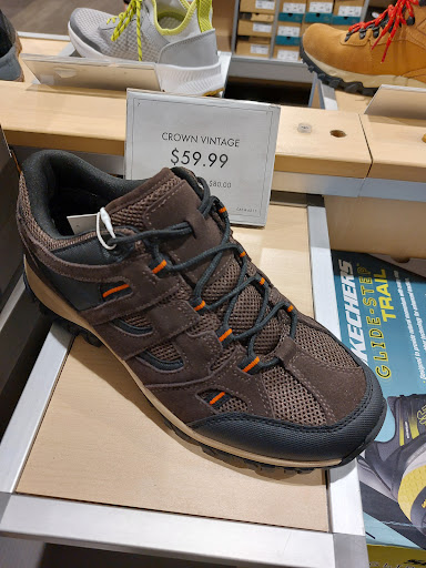 Shoe Store «DSW Designer Shoe Warehouse», reviews and photos, 7555 W Bell Rd, Peoria, AZ 85382, USA