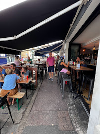 Atmosphère du Restaurant de hamburgers LE CAB Biarritz - Le comptoir à burger - n°8