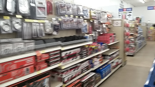 Hardware Store «Harbor Freight Tools», reviews and photos, 2658 Peters Creek Pkwy, Winston-Salem, NC 27127, USA