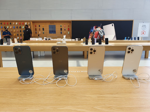 Apple Third Street Promenade image