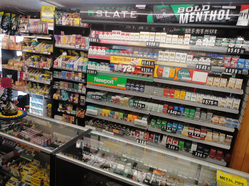 Tobacco Shop «In-n-Out Smoke Shop», reviews and photos, 10020 SW Beaverton Hillsdale Hwy, Beaverton, OR 97005, USA