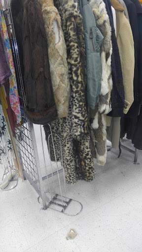 Thrift Store «Buy Rite Thrift Store», reviews and photos, 1800 Prescott Rd, Modesto, CA 95350, USA