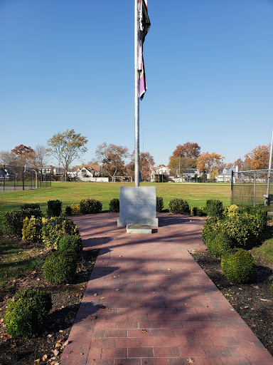 Memorial Park «New Hyde Park Memorial Park», reviews and photos, 1351-1399 Lincoln Ave, New Hyde Park, NY 11040, USA