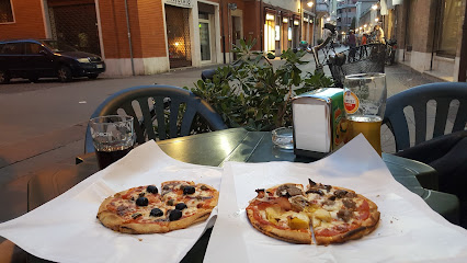 C,è Pizza e Pizza - Via Giuseppe Garibaldi, 92a, 44121 Ferrara FE, Italy