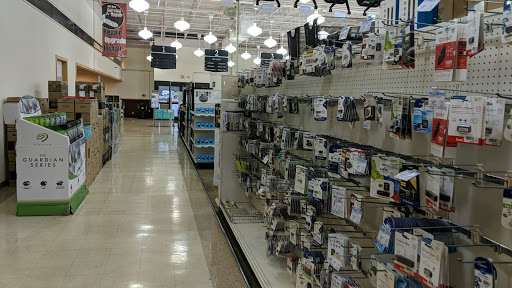 Computer Store «Micro Center», reviews and photos, 80 E Ogden Ave, Westmont, IL 60559, USA