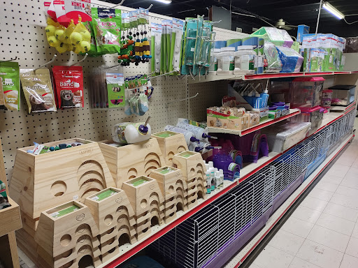 Pet Store «Gills And Thrills Pet Shop», reviews and photos, 204 E 8th St, Lockport, IL 60441, USA