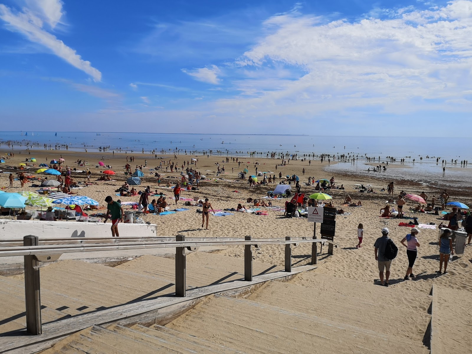 Fotografie cu Gollandieres beach - locul popular printre cunoscătorii de relaxare