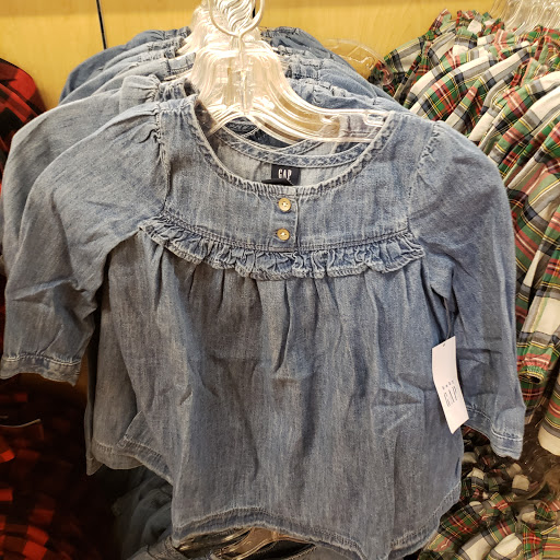Clothing Store «Gap Outlet», reviews and photos, 470 Evergreen Ct, Central Valley, NY 10917, USA