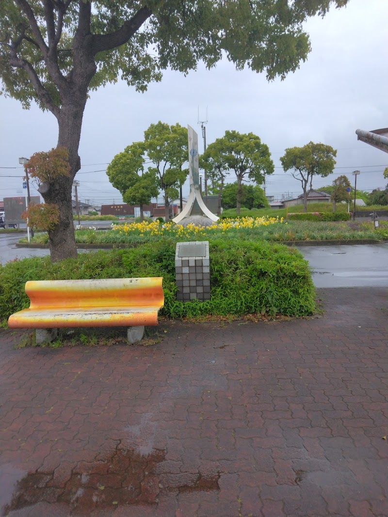 青堀駅前時計台花壇