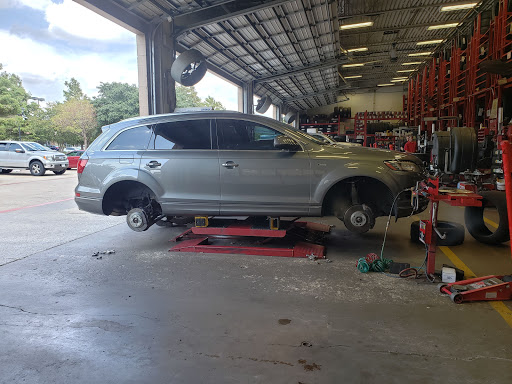 Tire Shop «Discount Tire Store - Round Rock, TX», reviews and photos, 3115 S Interstate 35, Round Rock, TX 78664, USA