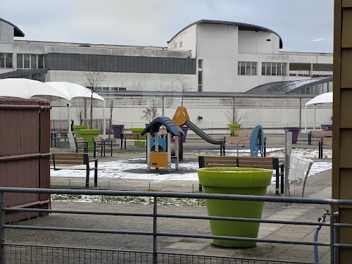 Aire de jeux pour enfants de l'hôpital à Besançon