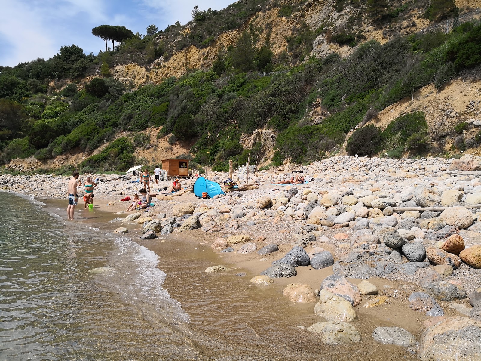 Φωτογραφία του Spiaggia Acqua Dolce και το όμορφο τοπίο του