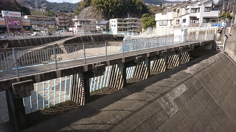 八幡川トンネル放水路
