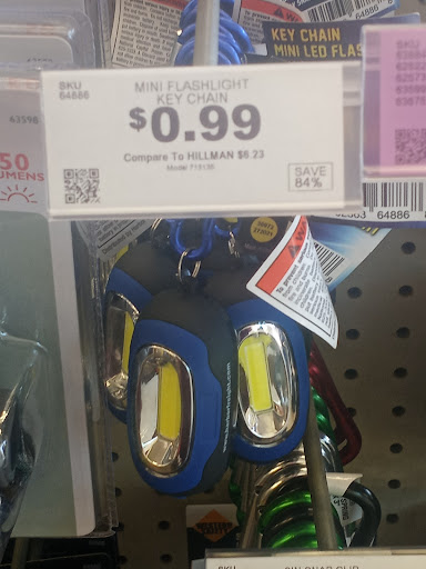 Hardware Store «Harbor Freight Tools», reviews and photos, 1835 S Mooney Blvd, Visalia, CA 93277, USA