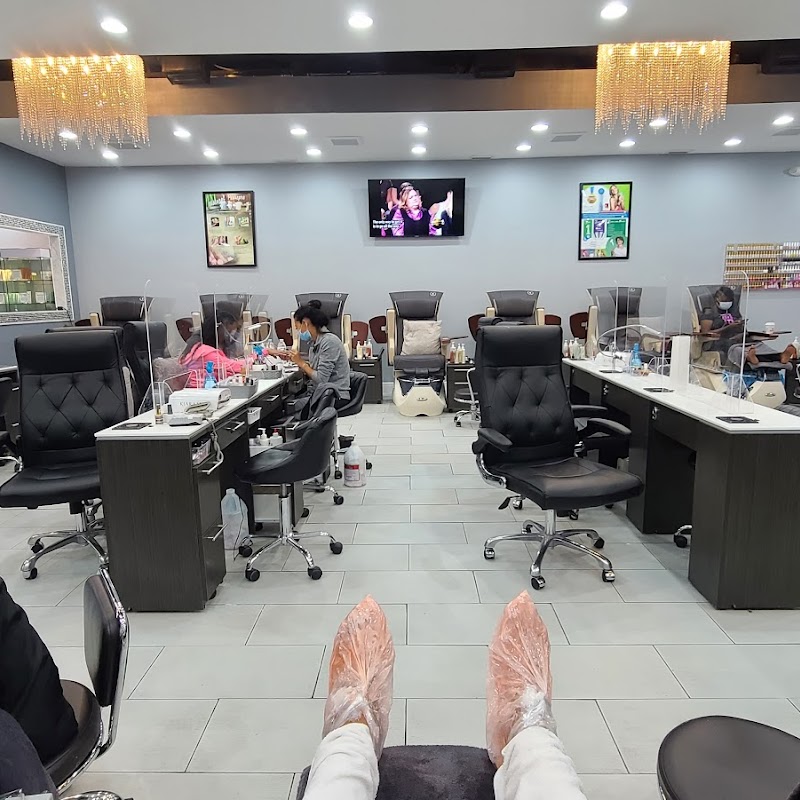 Charm Nail Lounge