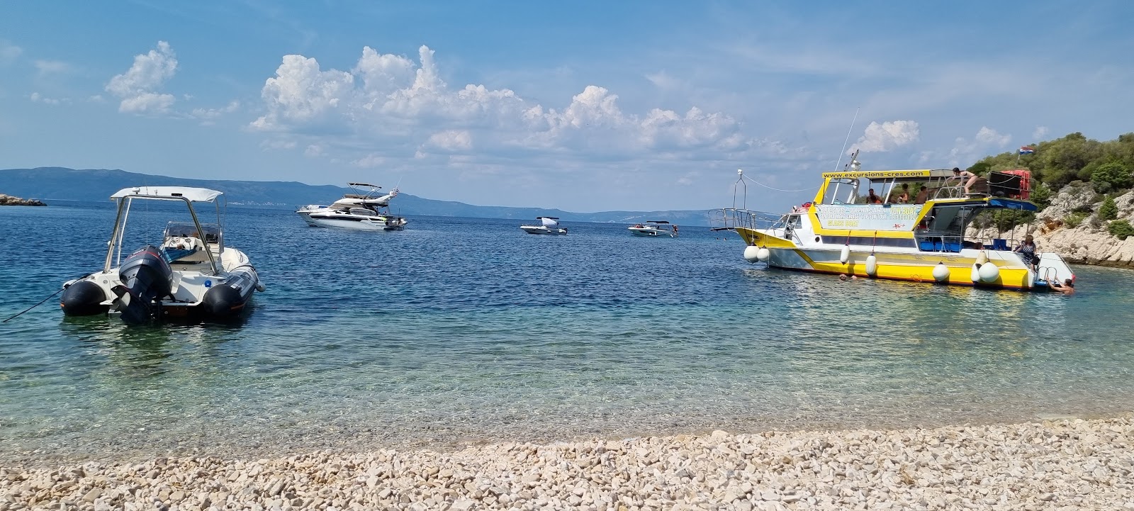 Beach Grabrovica'in fotoğrafı birden fazla küçük koy ile birlikte