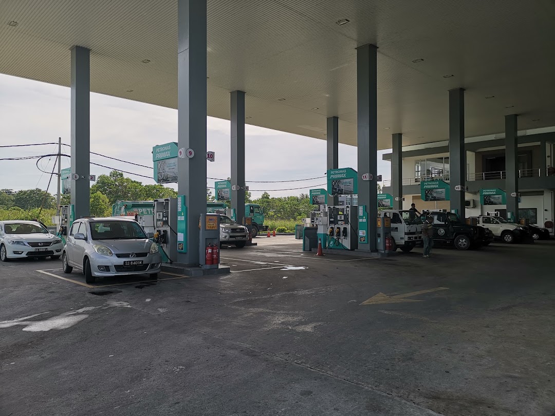 Petronas Mile 8 Outbound Station, Labuk, Sabah.