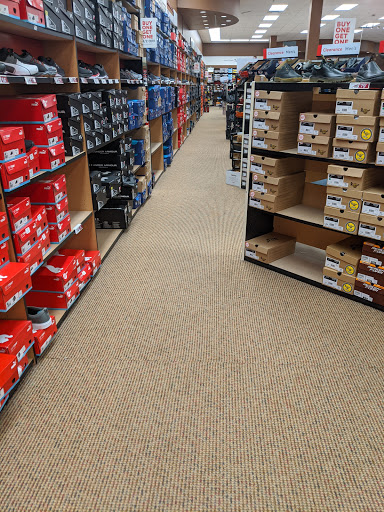 Shoe Store «Famous Footwear», reviews and photos, 200 Running Hill Rd, South Portland, ME 04106, USA