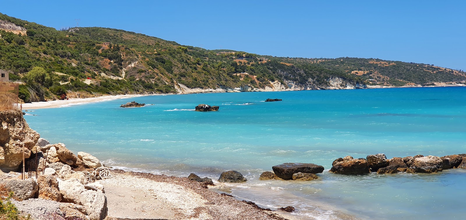 Laperda Beach'in fotoğrafı - rahatlamayı sevenler arasında popüler bir yer