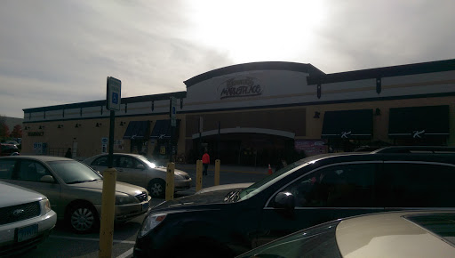 Grocery Store «Kennie’s Market», reviews and photos, 11 Grand Dr, Taneytown, MD 21787, USA
