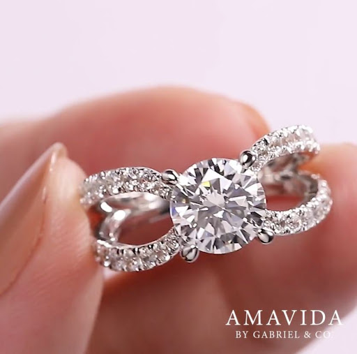 Jewelry Store «Lewis Jewelers», reviews and photos, 2705 S I-35 Service Rd, Moore, OK 73160, USA