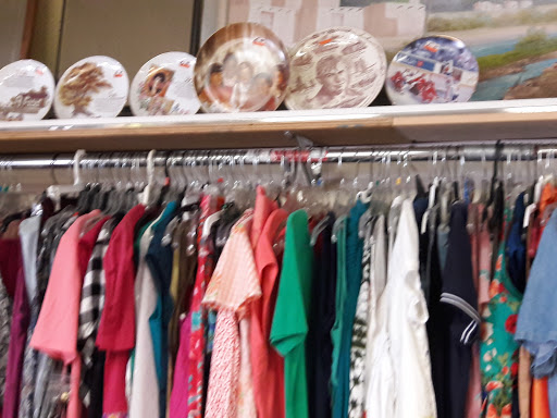 Thrift Store «Community Thrift Store», reviews and photos, 3237 E Florence Ave, Huntington Park, CA 90255, USA