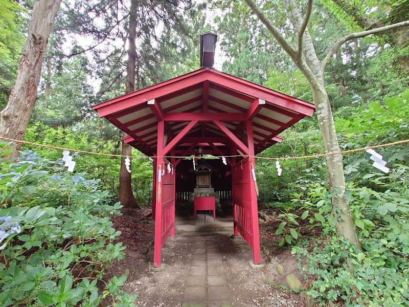 白山神社・金比羅宮・三峯神社