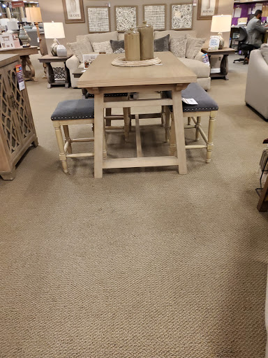 Furniture Store «Raymour & Flanigan Furniture and Mattress Store», reviews and photos, 440 NJ-440, Jersey City, NJ 07305, USA