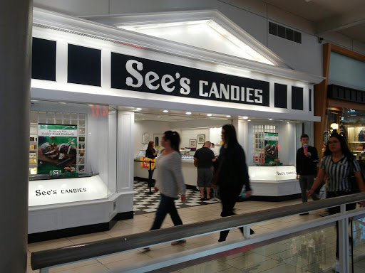 Shopping Mall «Arrowhead Towne Center», reviews and photos, 7700 W Arrowhead Towne Center, Glendale, AZ 85308, USA