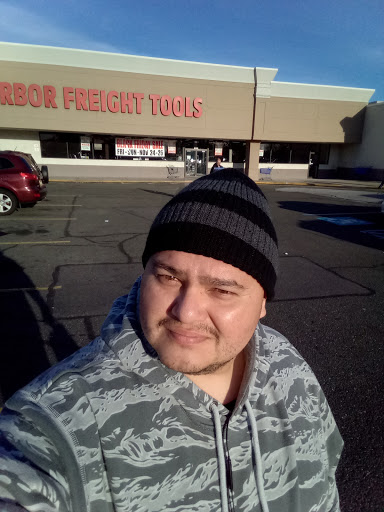 Hardware Store «Harbor Freight Tools», reviews and photos, 1851 Sunrise Hwy #12, Bay Shore, NY 11706, USA