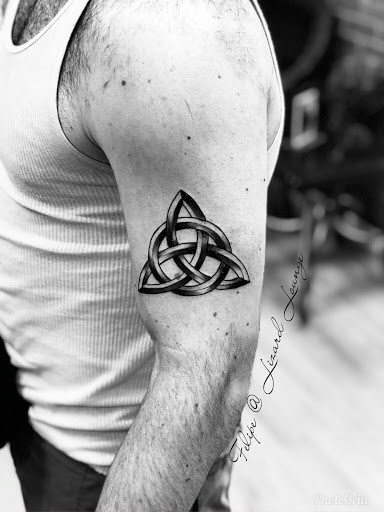 Tattoo Shop «The Lizard Lounge Tattoo Kissimmee», reviews and photos, 4519 S Orange Blossom Trail, Kissimmee, FL 34746, USA