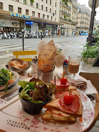Plats et boissons du Restaurant Café Cassette à Paris - n°3