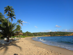 Photo de Playa De Los Tocones avec baie spacieuse