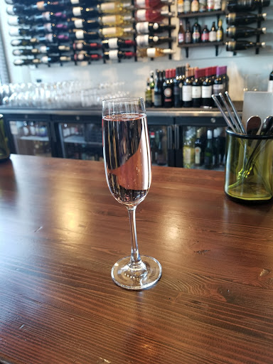 Wine Bar «Downtown Wine Merchants», reviews and photos, 102 Frank H Ogawa Plaza, Oakland, CA 94612, USA