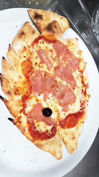 Plats et boissons du Pizzeria Ta5ty Pizza à Lyon - n°12