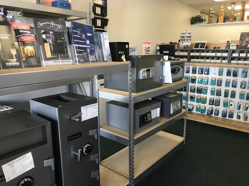 Locksmith «Largo Locksmith», reviews and photos, 1555 E Bay Dr, Largo, FL 33771, USA