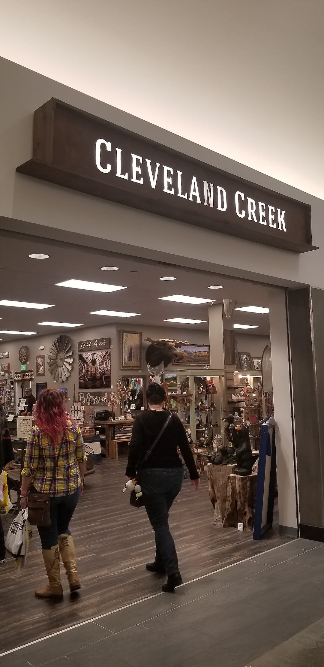 Cleveland Creek Lodge & Log Furniture