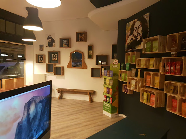 Coffee Shop At Moon's Öffnungszeiten