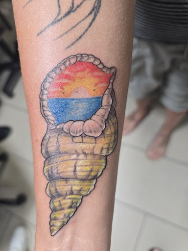 Explore neo trad tattoo ideas, creative tattoo ideas in Sarasota, available at SEVEN SINS Tattoo Studio