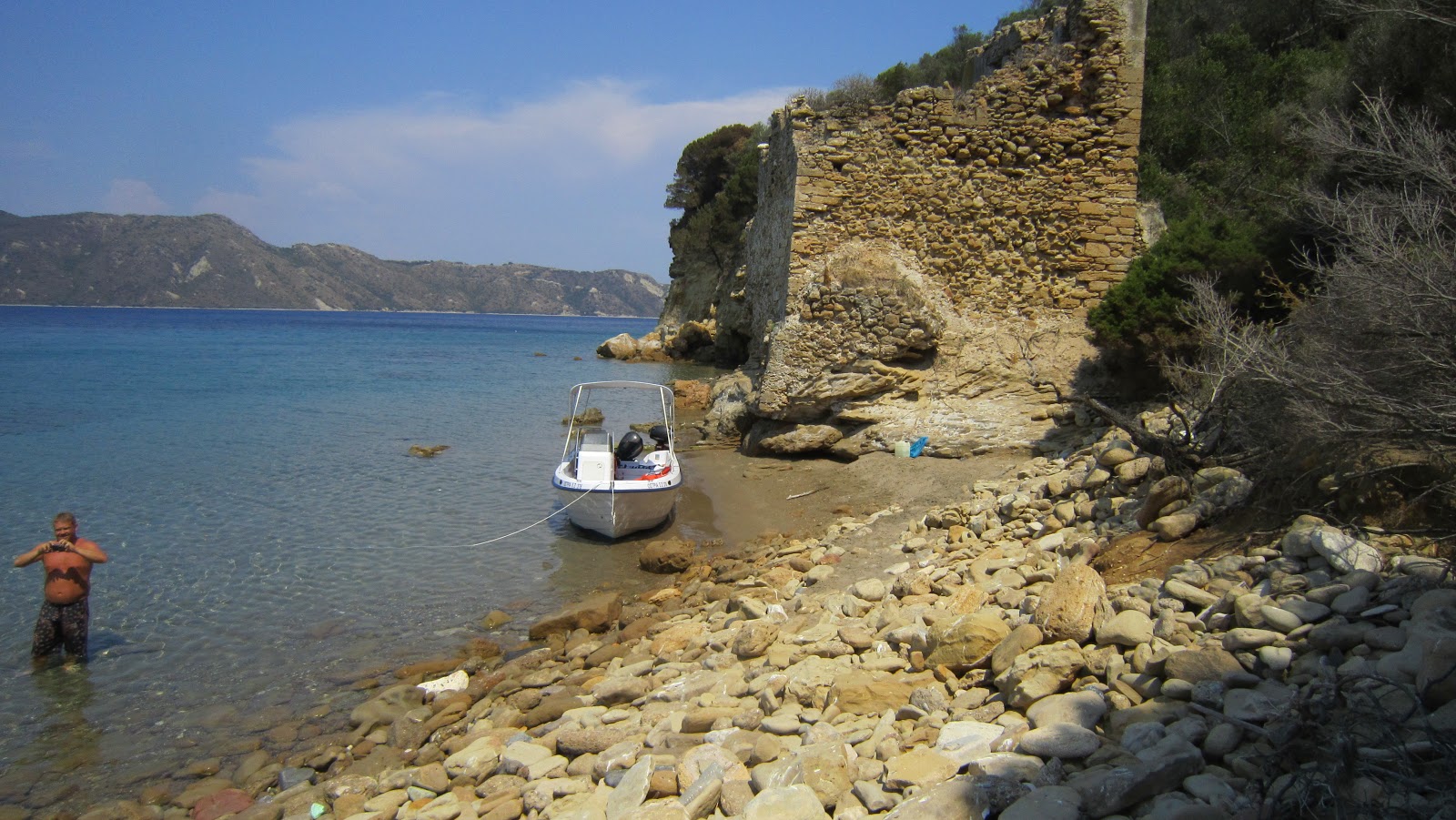 Paralia Dafni III'in fotoğrafı çok temiz temizlik seviyesi ile