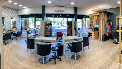 Virginie DCoiffure spécialiste des Ombré hair et balayages "Glam" à Mérignac