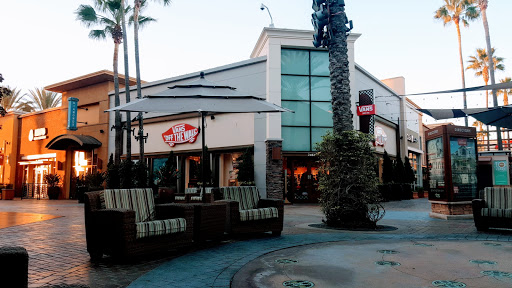 Shoe Store «Vans», reviews and photos, 2483 Park Ave, Tustin, CA 92782, USA