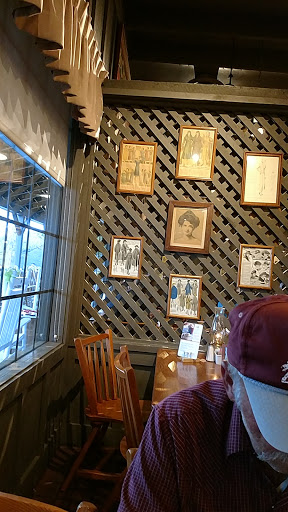American Restaurant «Cracker Barrel Old Country Store», reviews and photos, 138 Eisenhower Dr, Commerce, GA 30529, USA