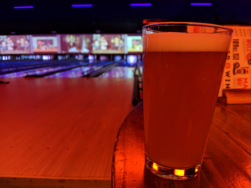 Bowling Alley «AMF Sayville Lanes», reviews and photos, 5660 Sunrise Hwy, Sayville, NY 11782, USA