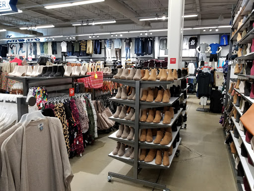 Clothing Store «Old Navy», reviews and photos, 36698 Bayside Outlet Dr, Rehoboth Beach, DE 19971, USA