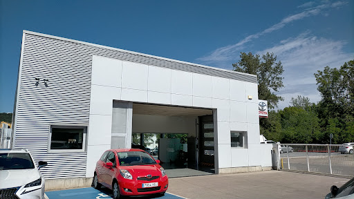 Taller Oficial TOYOTA - Aura Motor en Les Preses, Girona