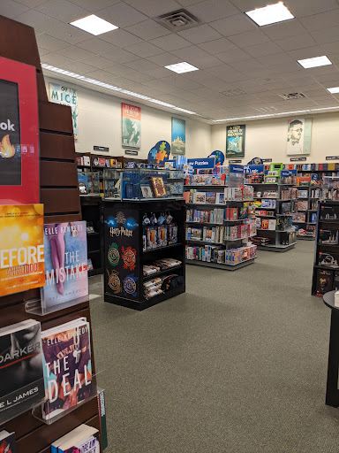 Book Store «Barnes & Noble», reviews and photos, 828 County Rd 42 W, Burnsville, MN 55337, USA