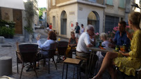 Atmosphère du Restaurant servant le petit-déjeuner Café de la Roquette à Arles - n°14